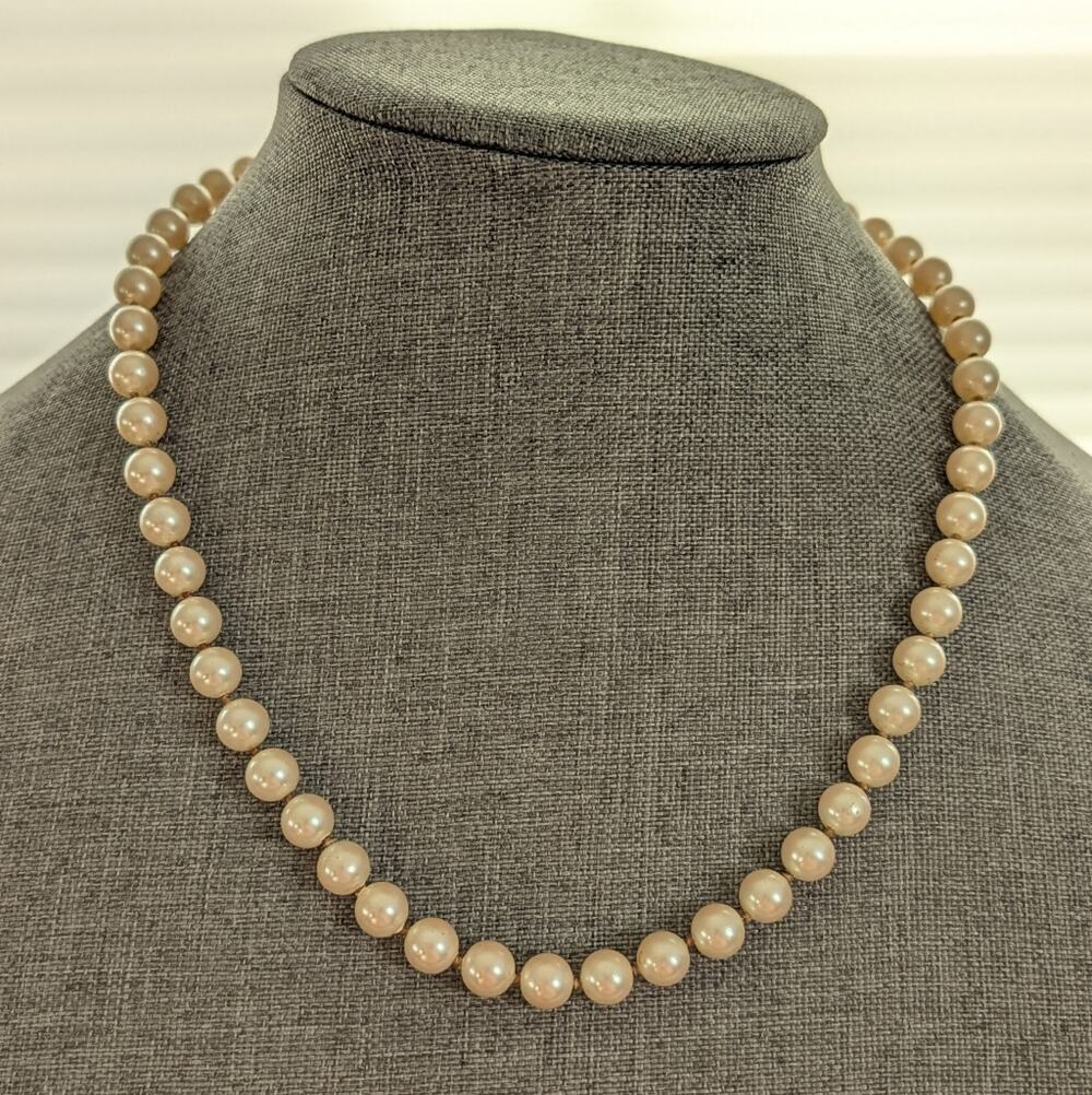 Vintage Monet Retro Champagne Tone White Faux Pearl Knotted Classic Necklace